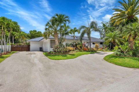 Villa ou maison à vendre à Palmetto Bay, Floride: 4 chambres, 291.16 m2 № 1227145 - photo 6