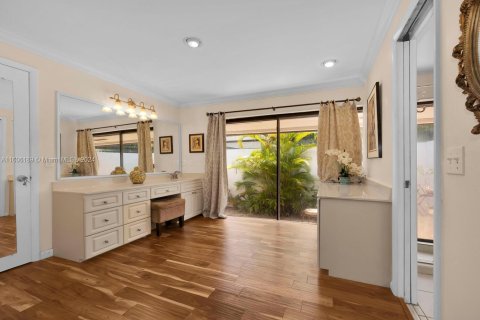 Villa ou maison à vendre à Palmetto Bay, Floride: 4 chambres, 291.16 m2 № 1227145 - photo 30