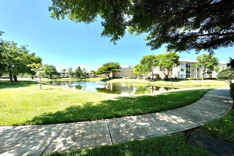 Condo in Royal Palm Beach, Florida, 3 bedrooms  № 1223228 - photo 23