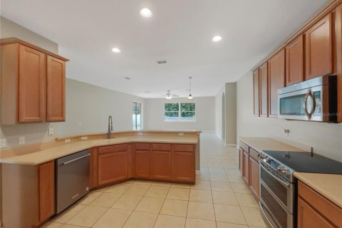 Villa ou maison à vendre à Kissimmee, Floride: 4 chambres, 255.39 m2 № 1308835 - photo 10