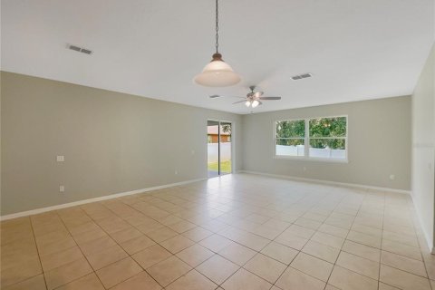 House in Kissimmee, Florida 4 bedrooms, 255.39 sq.m. № 1308835 - photo 4