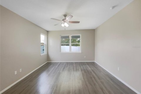 Villa ou maison à vendre à Kissimmee, Floride: 4 chambres, 255.39 m2 № 1308835 - photo 3