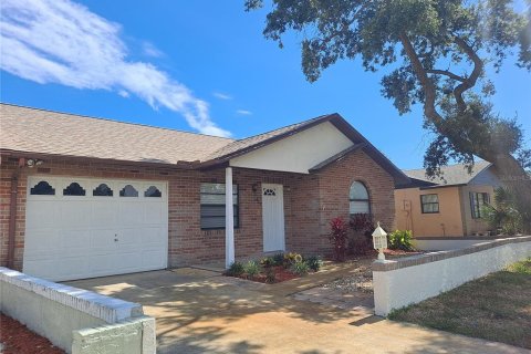 Duplex à vendre à Edgewater, Floride: 2 chambres, 104.52 m2 № 1243633 - photo 2