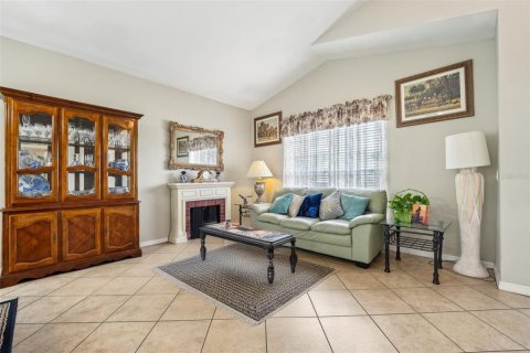 Villa ou maison à vendre à Kissimmee, Floride: 4 chambres, 261.33 m2 № 1343332 - photo 5