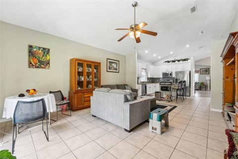 Villa ou maison à vendre à Kissimmee, Floride: 4 chambres, 261.33 m2 № 1343332 - photo 4