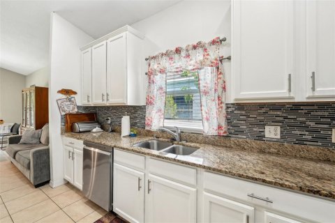 Casa en venta en Kissimmee, Florida, 4 dormitorios, 261.33 m2 № 1343332 - foto 12