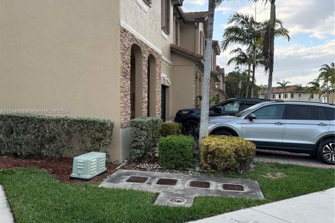 Townhouse in Homestead, Florida 3 bedrooms, 142.6 sq.m. № 1047397 - photo 5