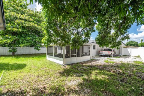 Villa ou maison à vendre à Miramar, Floride: 2 chambres, 91.79 m2 № 1377424 - photo 21