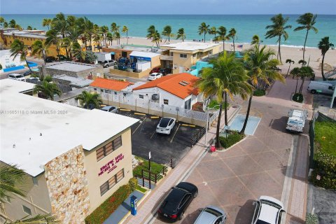 Hotel en venta en Hollywood, Florida № 1377426 - foto 1