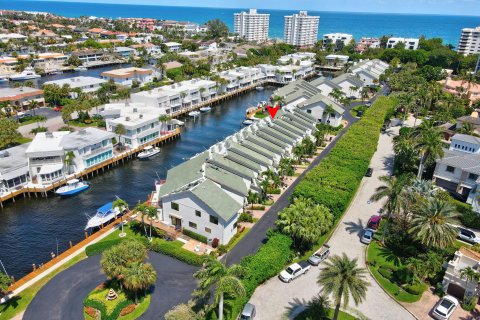 Townhouse in Highland Beach, Florida 3 bedrooms, 199.65 sq.m. № 1099017 - photo 10