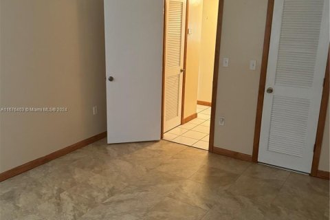 Condo in Sunrise, Florida, 1 bedroom  № 1402616 - photo 29