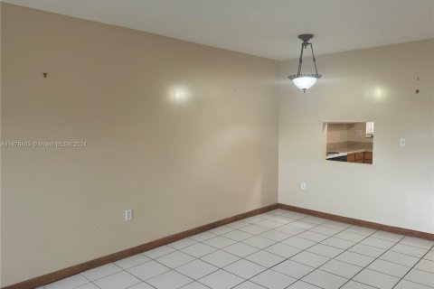 Condo in Sunrise, Florida, 1 bedroom  № 1402616 - photo 8