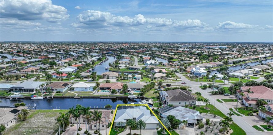 Villa ou maison à Punta Gorda, Floride 3 chambres, 199.18 m2 № 1066627