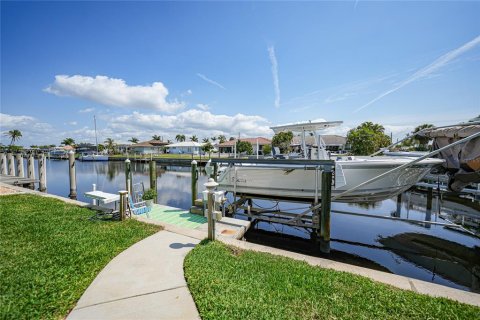 Villa ou maison à vendre à Punta Gorda, Floride: 3 chambres, 199.18 m2 № 1066627 - photo 29