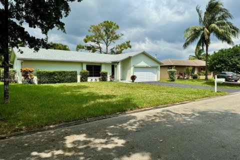 Villa ou maison à vendre à Coral Springs, Floride: 4 chambres, 187.2 m2 № 1319204 - photo 1