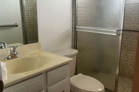 Condo in Hollywood, Florida, 1 bedroom  № 1292382 - photo 29