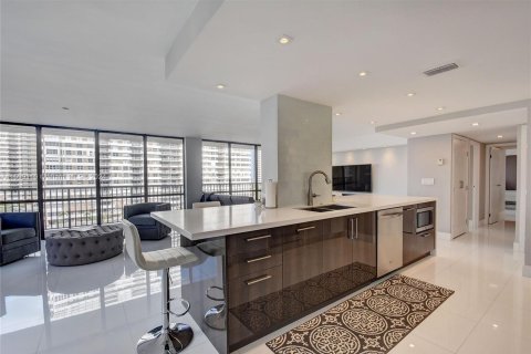 Copropriété à vendre à Hallandale Beach, Floride: 2 chambres, 126.35 m2 № 1029296 - photo 5