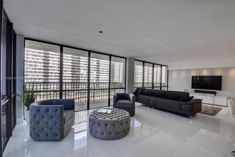 Copropriété à vendre à Hallandale Beach, Floride: 2 chambres, 126.35 m2 № 1029296 - photo 10