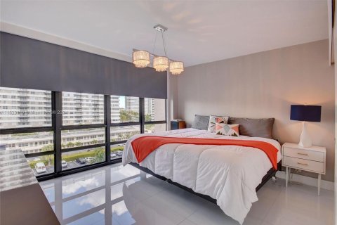 Copropriété à vendre à Hallandale Beach, Floride: 2 chambres, 126.35 m2 № 1029296 - photo 17