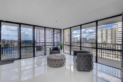 Copropriété à vendre à Hallandale Beach, Floride: 2 chambres, 126.35 m2 № 1029296 - photo 11