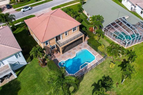 House in Wellington, Florida 5 bedrooms, 270.35 sq.m. № 1074939 - photo 6