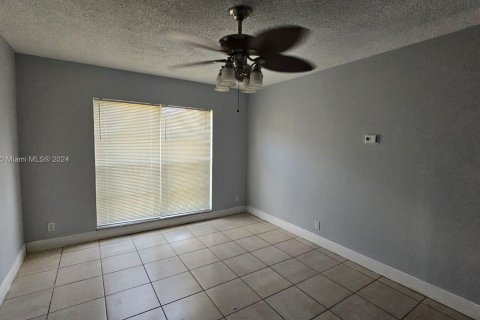 Condo in Tamarac, Florida, 2 bedrooms  № 1330847 - photo 6