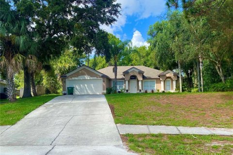 House in Deltona, Florida 3 bedrooms, 186.36 sq.m. № 1299123 - photo 1