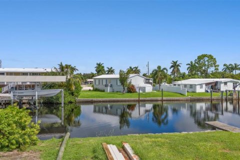 Terreno en venta en Punta Gorda, Florida № 1361675 - foto 8