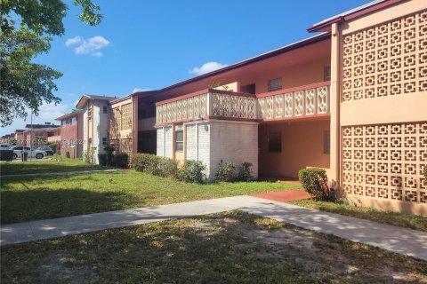 Copropriété à vendre à Miami, Floride: 37.81 m2 № 1095865 - photo 13