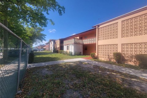 Copropriété à vendre à Miami, Floride: 37.81 m2 № 1095865 - photo 7