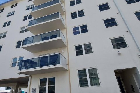 Condominio en venta en Hollywood, Florida, 1 dormitorio, 74.32 m2 № 1021981 - foto 23