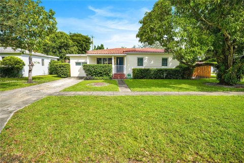 Villa ou maison à vendre à Miami Springs, Floride: 4 chambres, 173.91 m2 № 1408378 - photo 11