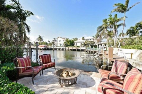 Villa ou maison à louer à Ocean Ridge, Floride: 3 chambres, 228.91 m2 № 1358899 - photo 2