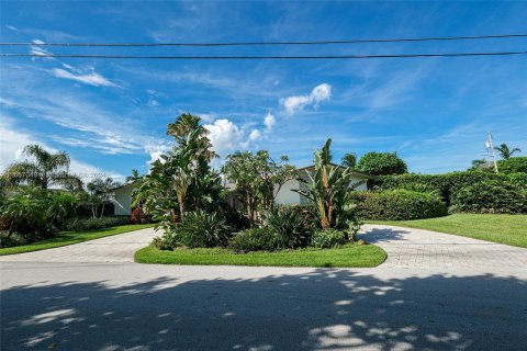 House in Ocean Ridge, Florida 3 bedrooms, 228.91 sq.m. № 1358899 - photo 24