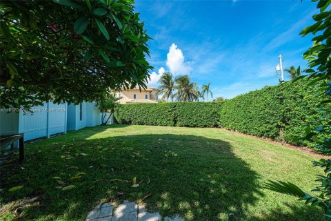 Villa ou maison à louer à Ocean Ridge, Floride: 3 chambres, 228.91 m2 № 1358899 - photo 22