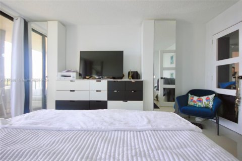 Condo in West Palm Beach, Florida, 1 bedroom  № 1065295 - photo 15