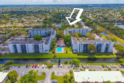 Condominio en venta en Plantation, Florida, 2 dormitorios, 94.76 m2 № 1058488 - foto 1