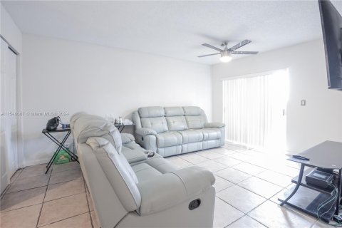 Condo in Plantation, Florida, 2 bedrooms  № 1058488 - photo 6