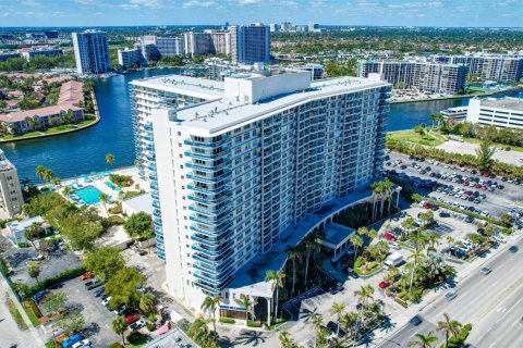 Condominio en venta en Hollywood, Florida, 2 dormitorios, 117.99 m2 № 1035886 - foto 8