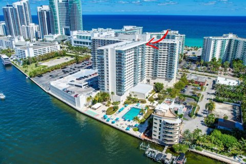 Condominio en venta en Hollywood, Florida, 2 dormitorios, 117.99 m2 № 1035886 - foto 11