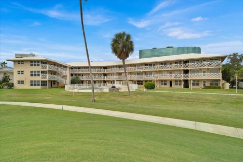 Condo in Fort Lauderdale, Florida, 1 bedroom  № 1070398 - photo 2