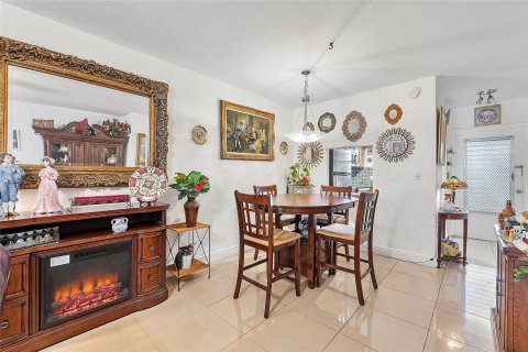 Condo in Lighthouse Point, Florida, 2 bedrooms  № 1059065 - photo 9