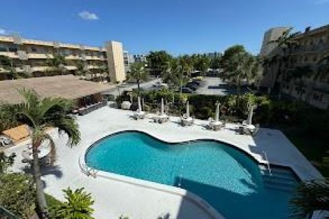 Copropriété à vendre à Hollywood, Floride: 2 chambres, 60.39 m2 № 1210579 - photo 9