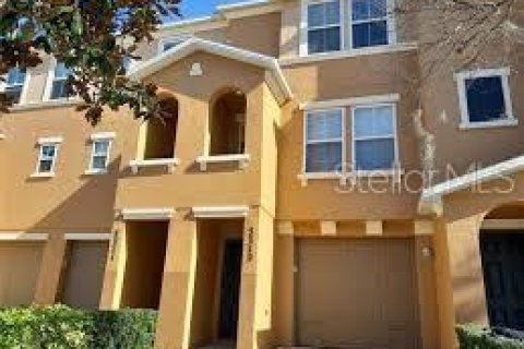 Townhouse in Lakewood Ranch, Florida 2 bedrooms, 101.45 sq.m. № 1387480 - photo 1