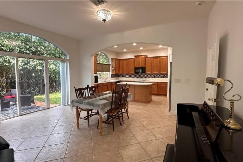House in Cooper City, Florida 6 bedrooms, 384.8 sq.m. № 1039919 - photo 13