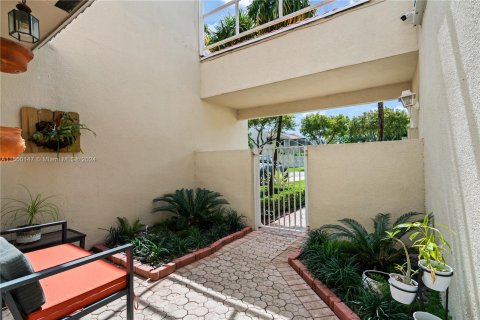 Townhouse in Doral, Florida 3 bedrooms, 176.33 sq.m. № 1067582 - photo 8