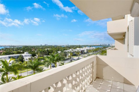 Condominio en venta en Bal Harbour, Florida, 2 dormitorios, 131.18 m2 № 1067623 - foto 20