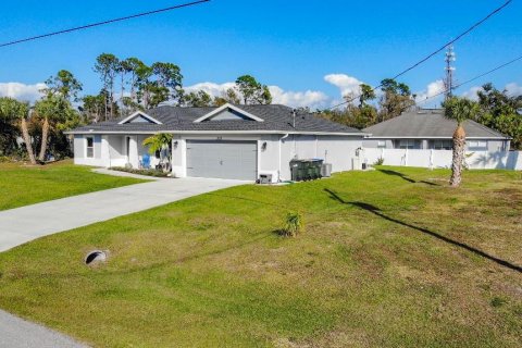 Villa ou maison à vendre à North Port, Floride: 3 chambres, 157.19 m2 № 1053497 - photo 4