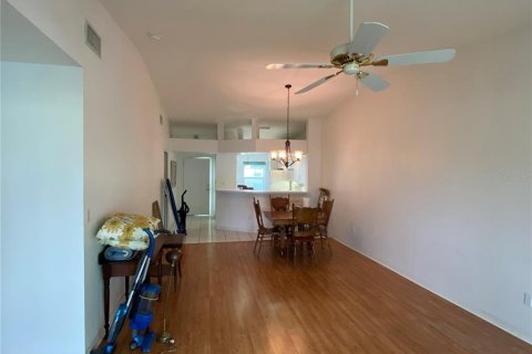 Condo in North Port, Florida, 2 bedrooms  № 1283121 - photo 5