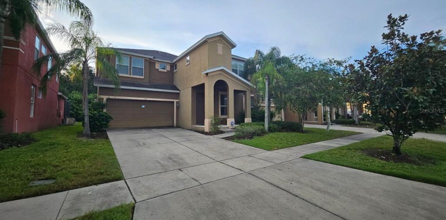 Casa en Kissimmee, Florida 6 dormitorios, 326.27 m2 № 1346381